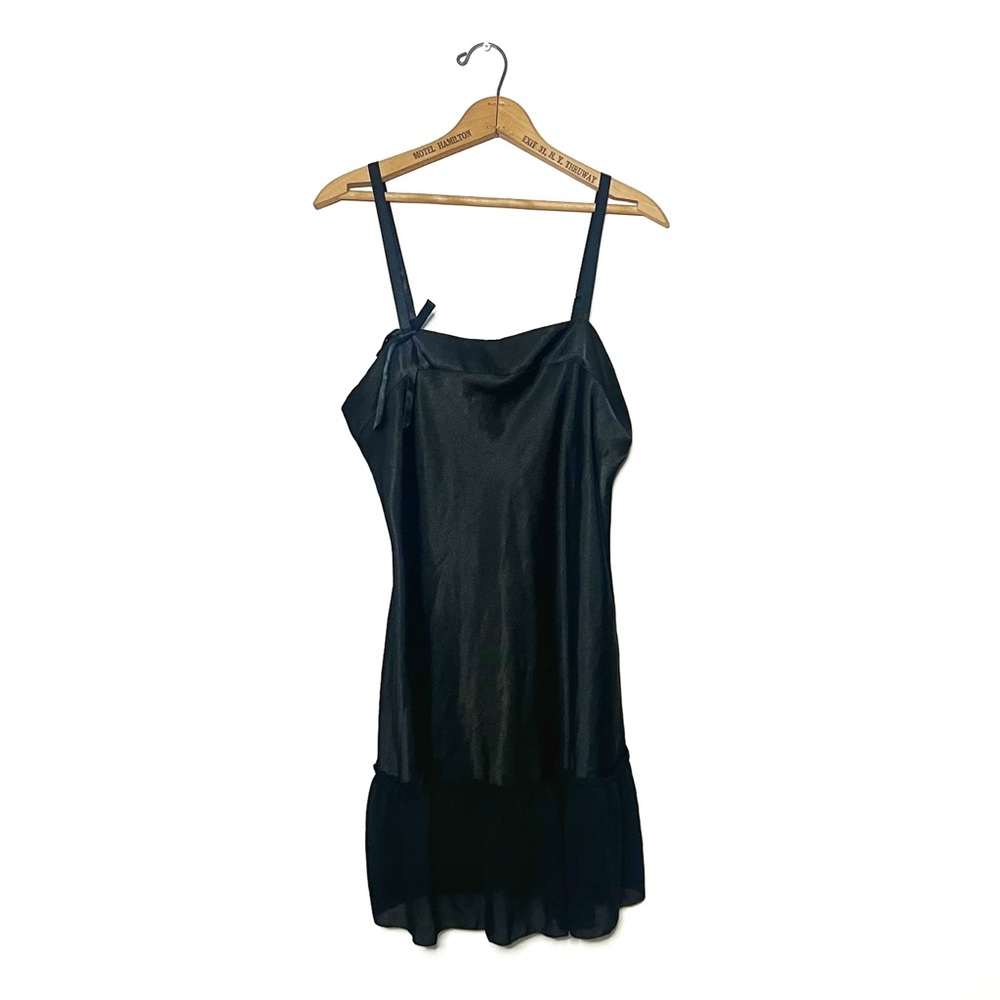 Vera Wang | Bow Slip Dress